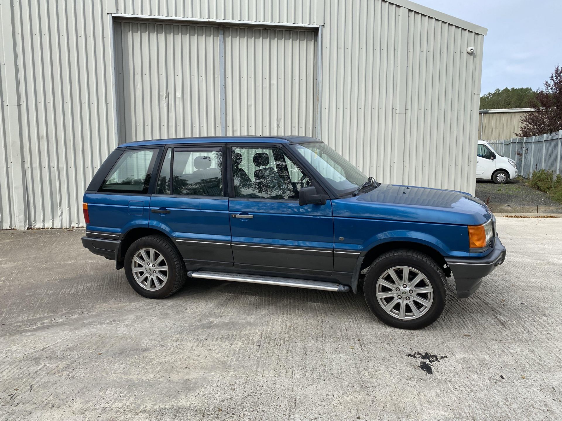 Land Rover Range Rover P38 - Image 2 of 30