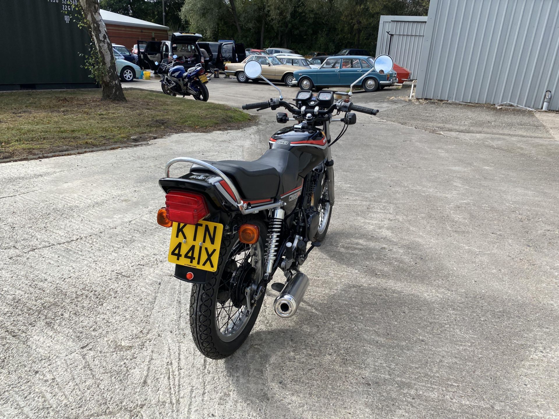 Honda CB250RS - Image 9 of 26