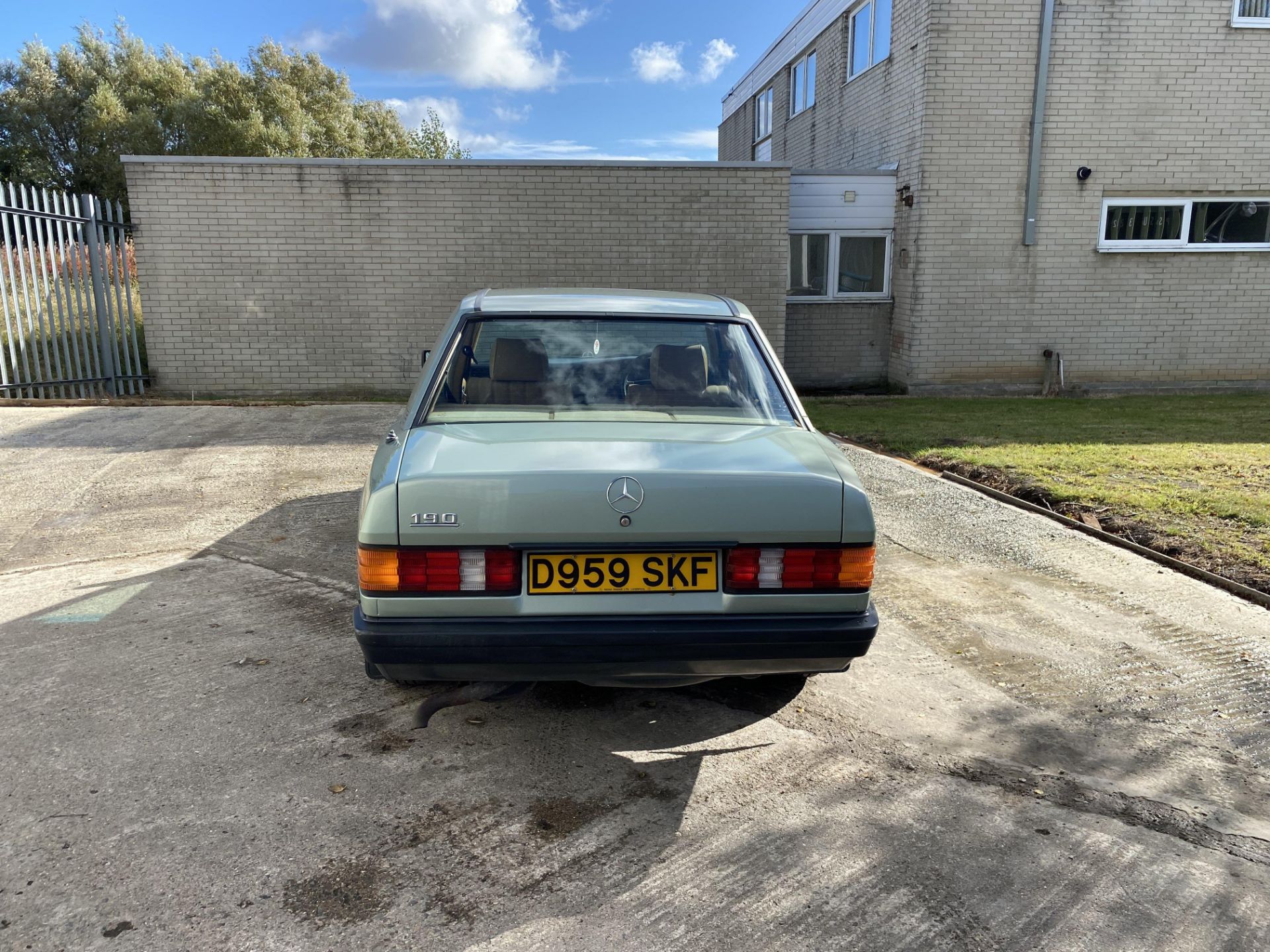 Mercedes 190e - Image 6 of 44