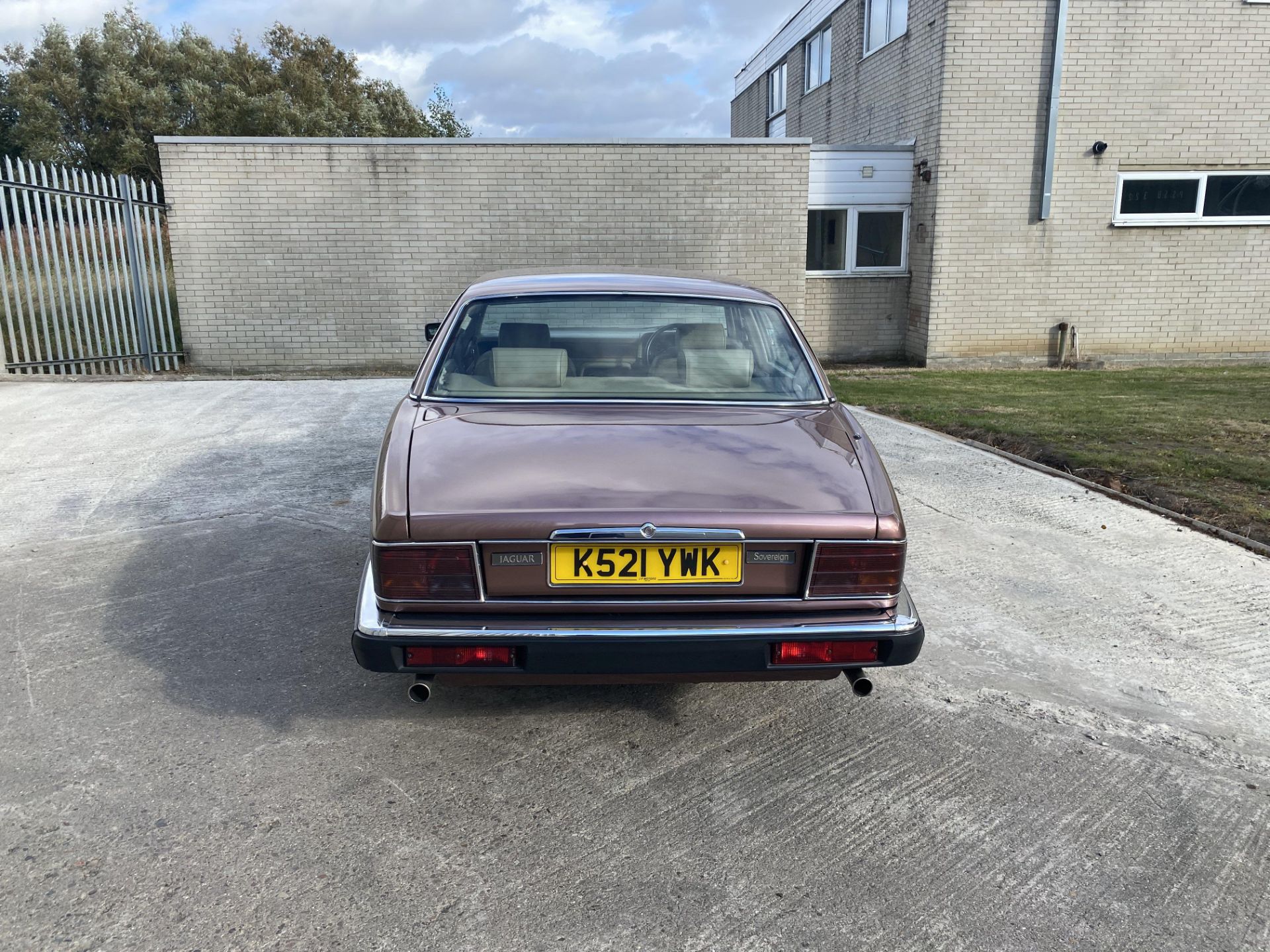 Jaguar XJ40 Sovereign - Image 6 of 46