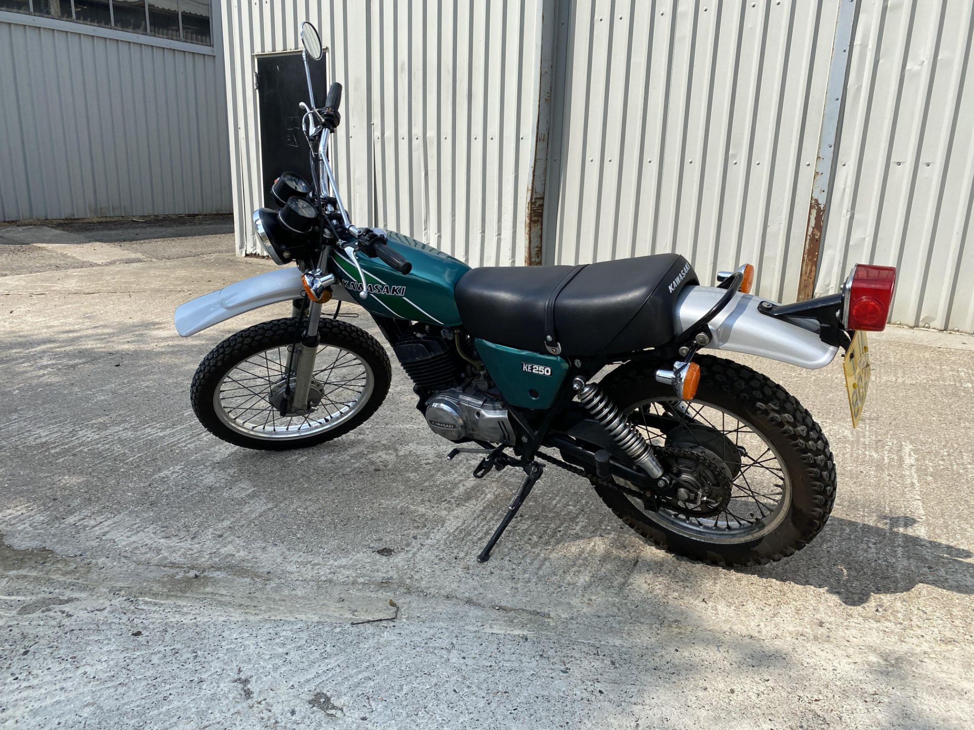 Kawasaki KE250 - Image 2 of 30