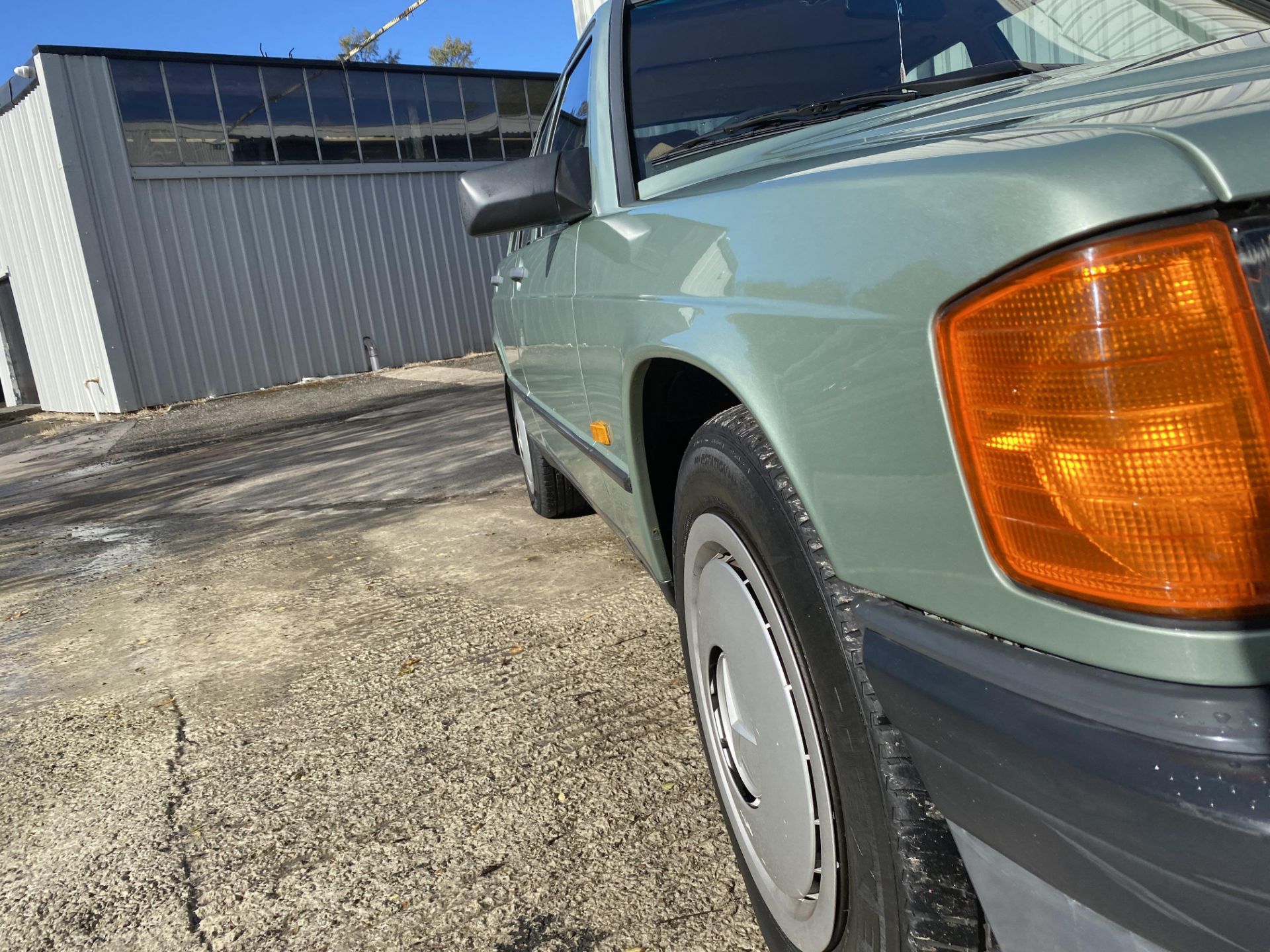 Mercedes 190e - Image 13 of 44