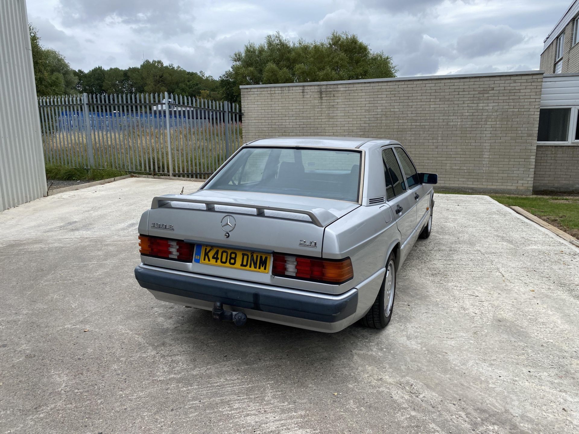 Mercedes 190e - Image 4 of 36