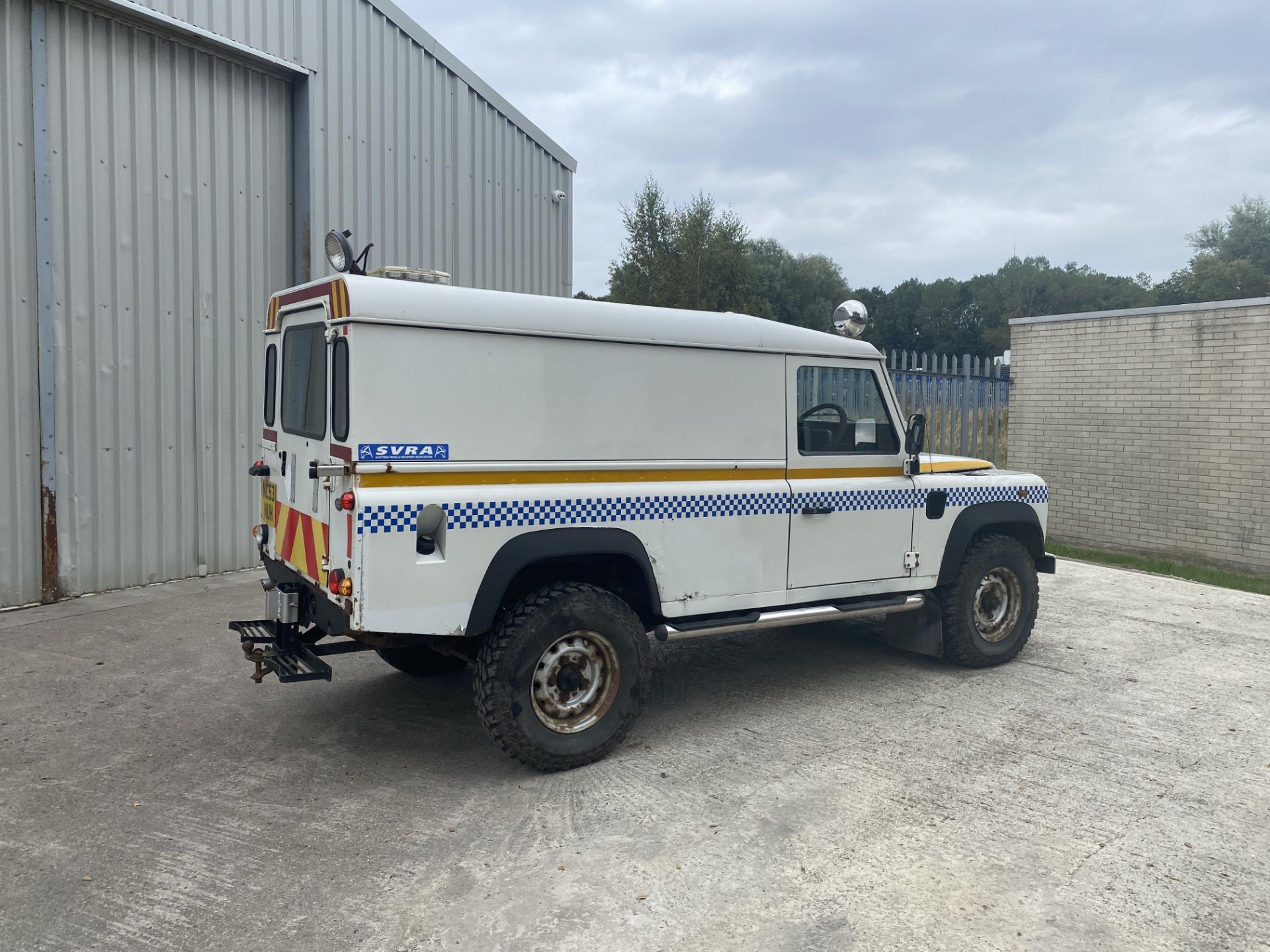 Land Rover Defender 110 - Image 4 of 29