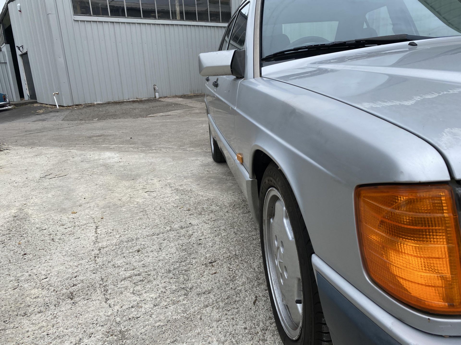 Mercedes 190e - Image 12 of 36