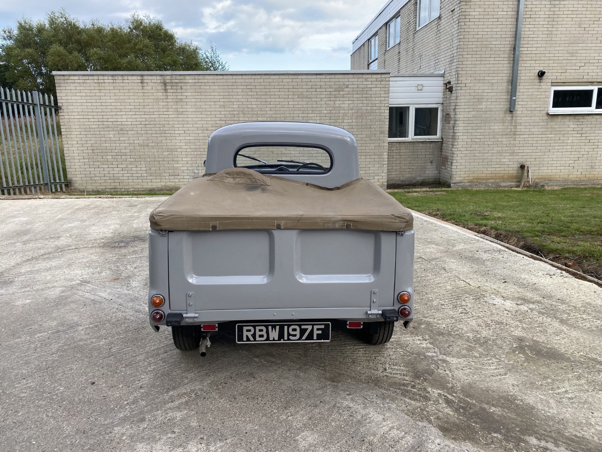 Austin 6 CWT Pickup - Image 5 of 41