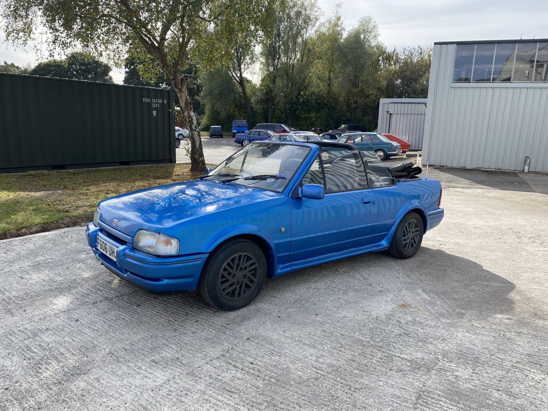 Ford Escort XR3i - Image 11 of 26