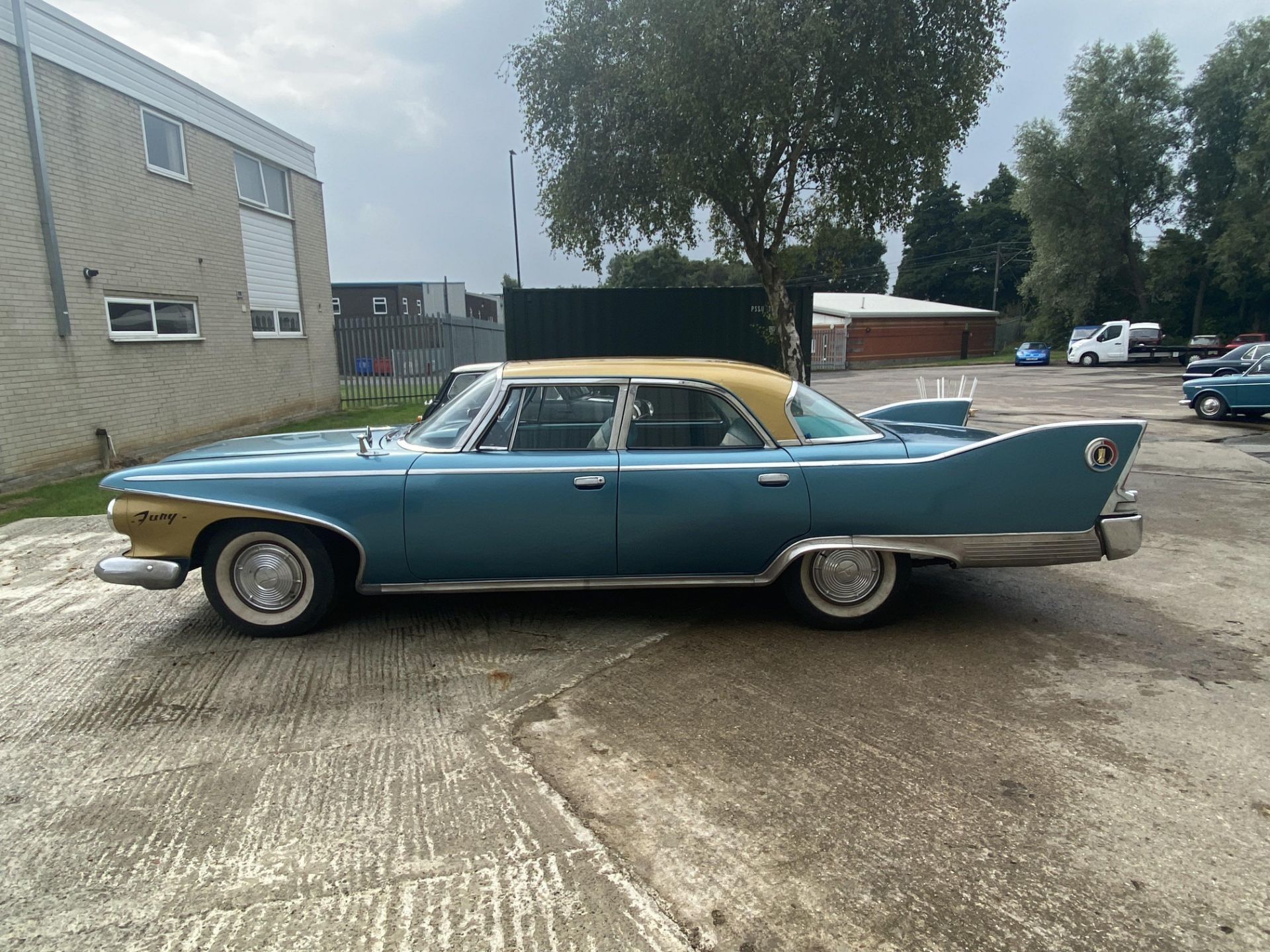 Plymouth Fury - Image 9 of 41