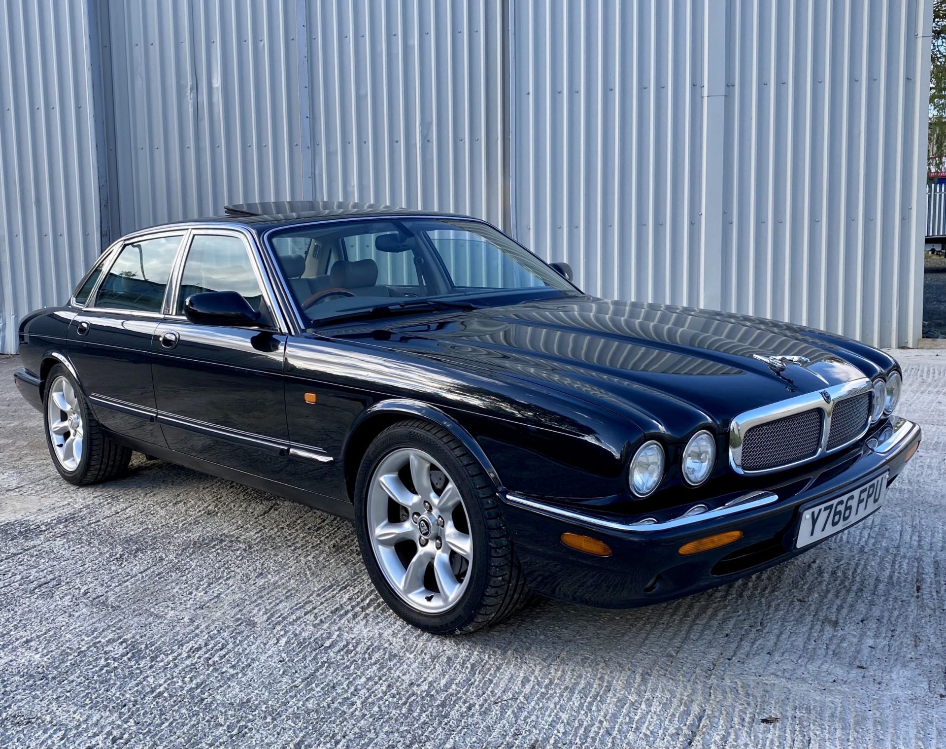 Jaguar XJR