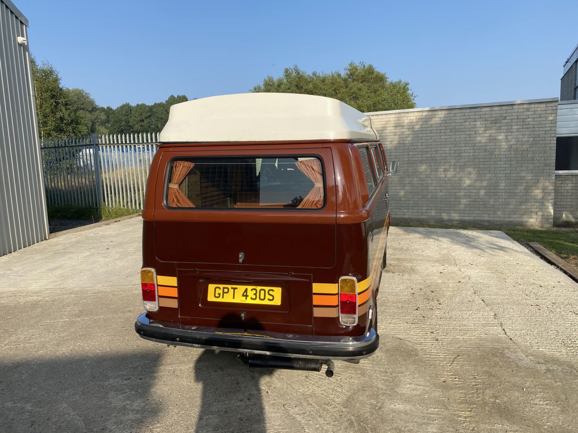 Volkswagen T2 Camper Champagne Edition - Image 25 of 50