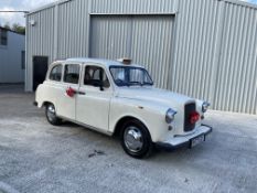 Carbodies TX1 London Taxi