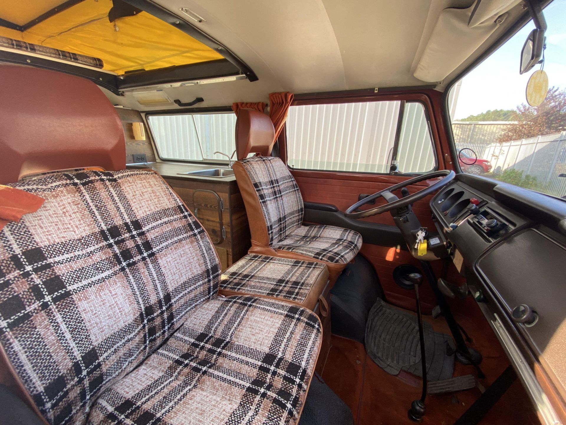 Volkswagen T2 Camper Champagne Edition - Image 7 of 50