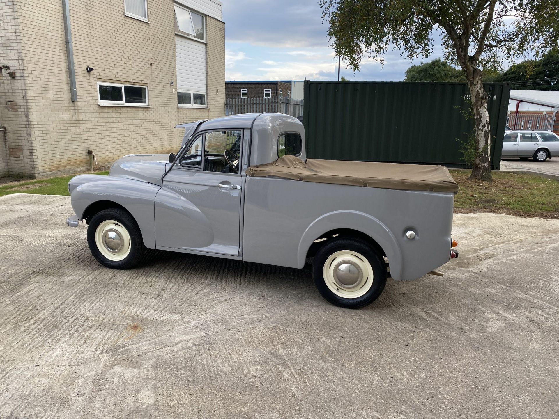 Austin 6 CWT Pickup - Image 8 of 41