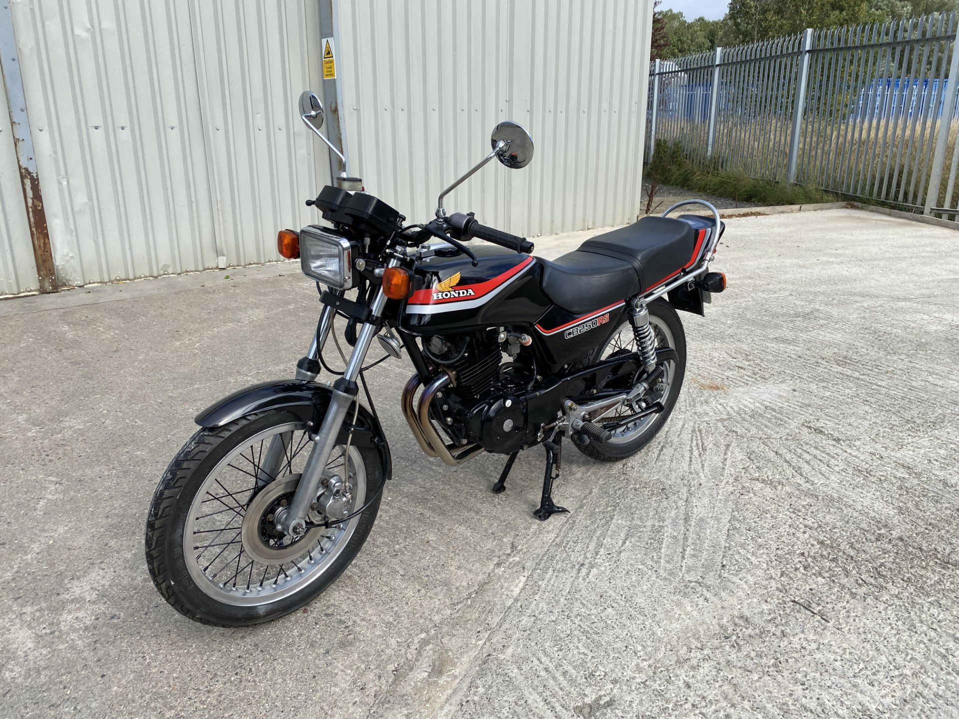 Honda CB250RS - Image 2 of 26