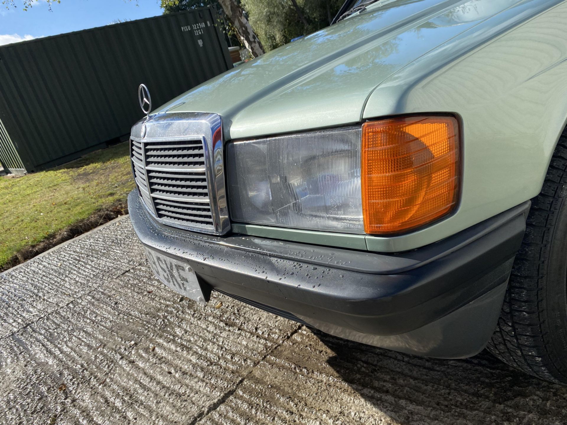 Mercedes 190e - Image 20 of 44