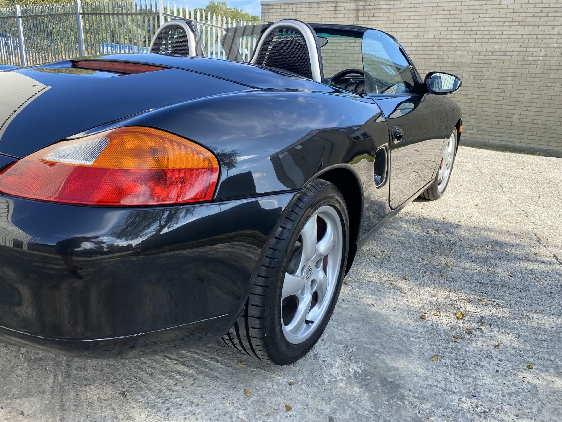 Porsche Boxster S - Image 15 of 39