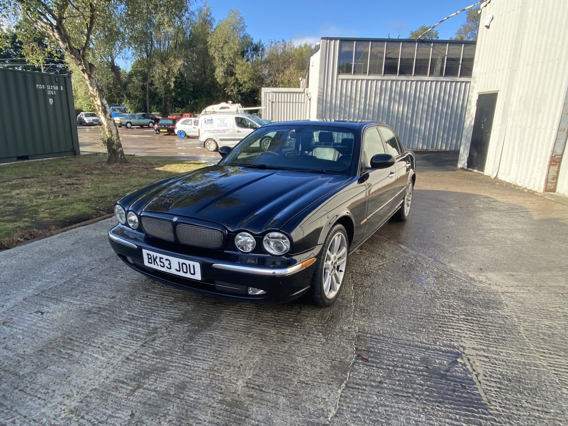 Jaguar XJR - Image 12 of 44