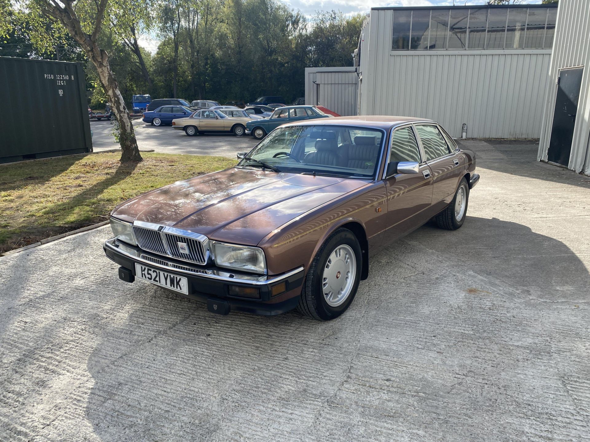 Jaguar XJ40 Sovereign - Image 13 of 46