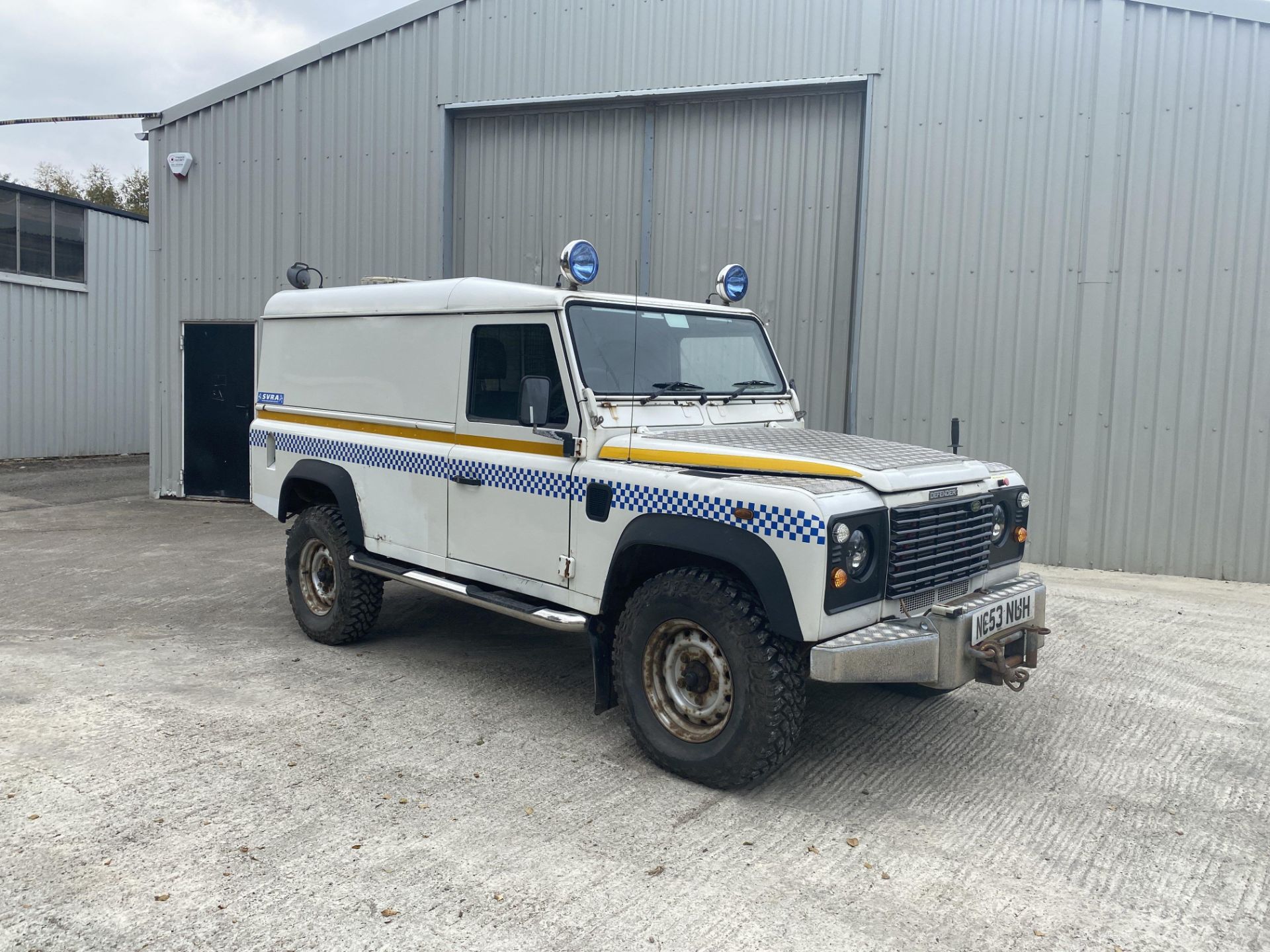 Land Rover Defender 110