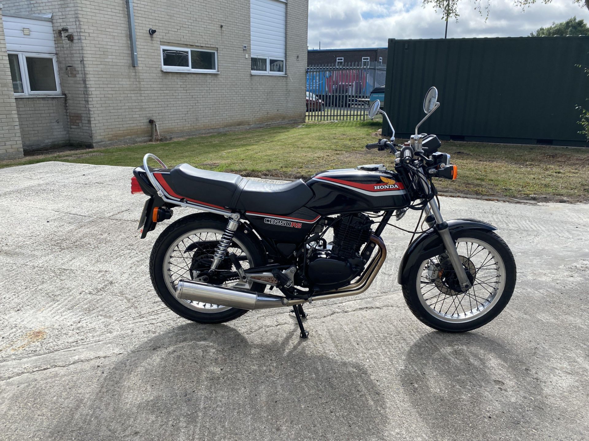 Honda CB250RS - Image 7 of 26