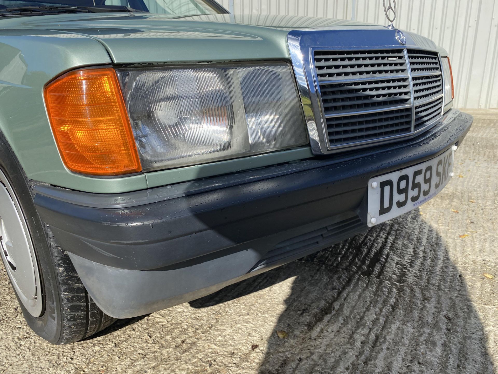 Mercedes 190e - Image 14 of 44