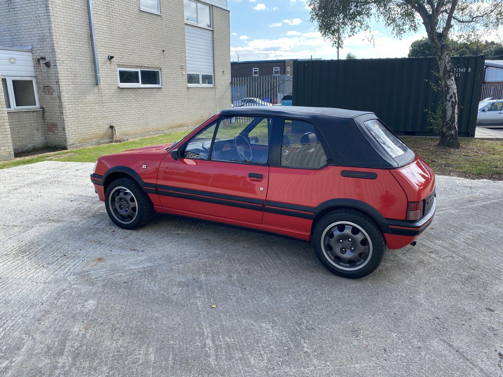 Peugeout 205 CTI Cabriolet - Image 9 of 40