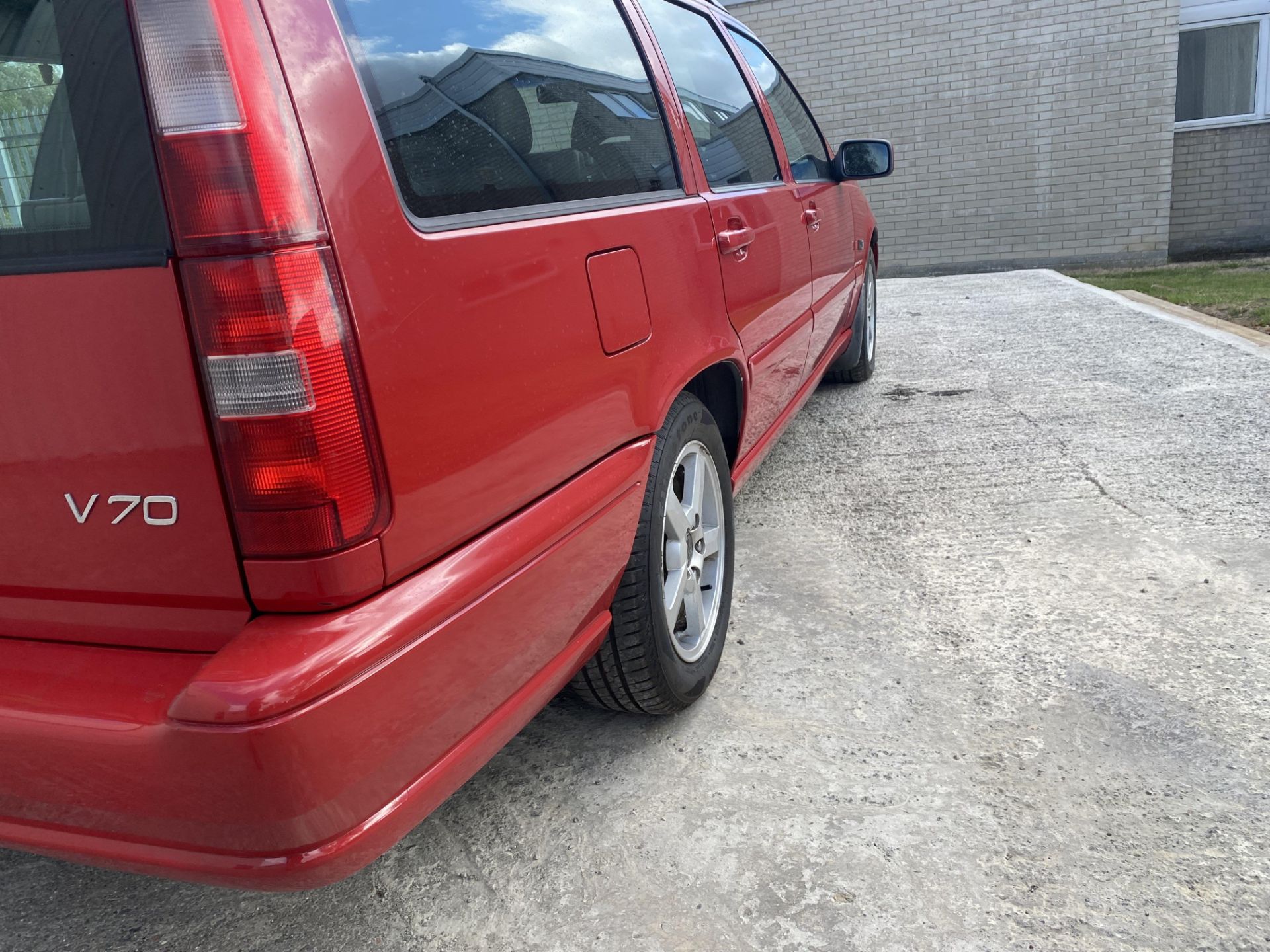 Volvo V70 - Image 15 of 42