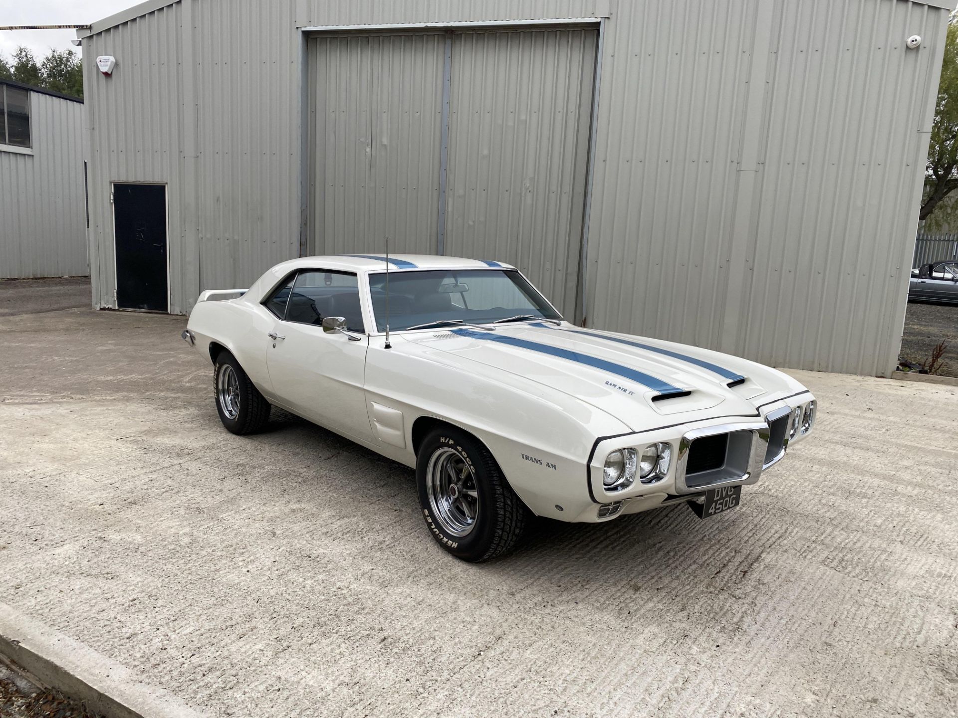 Pontiac Trans-AM - Image 2 of 49