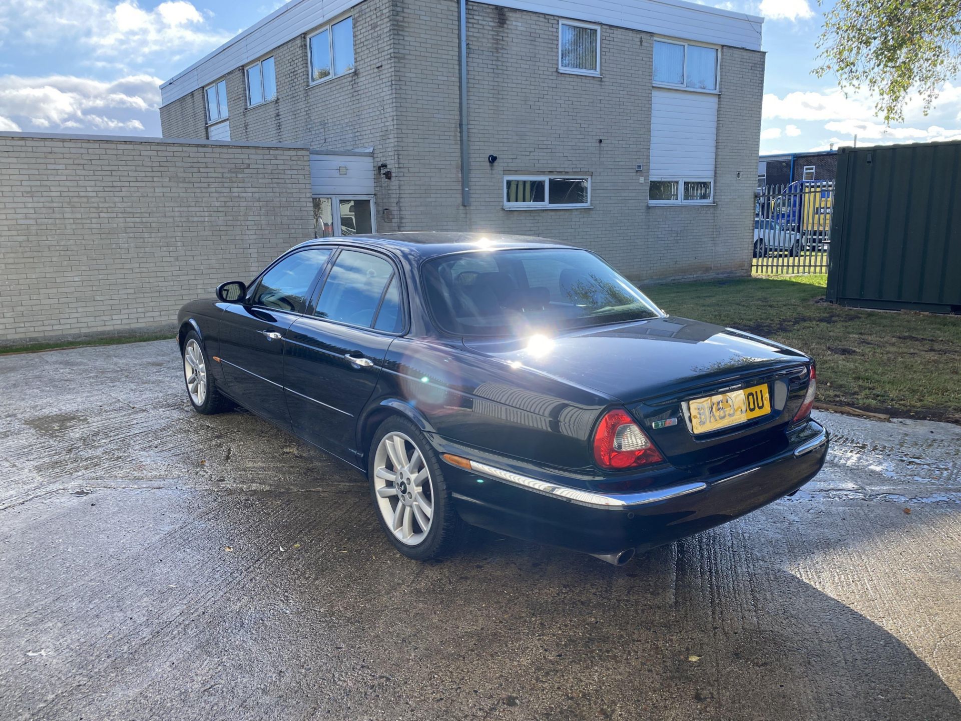 Jaguar XJR - Image 8 of 44