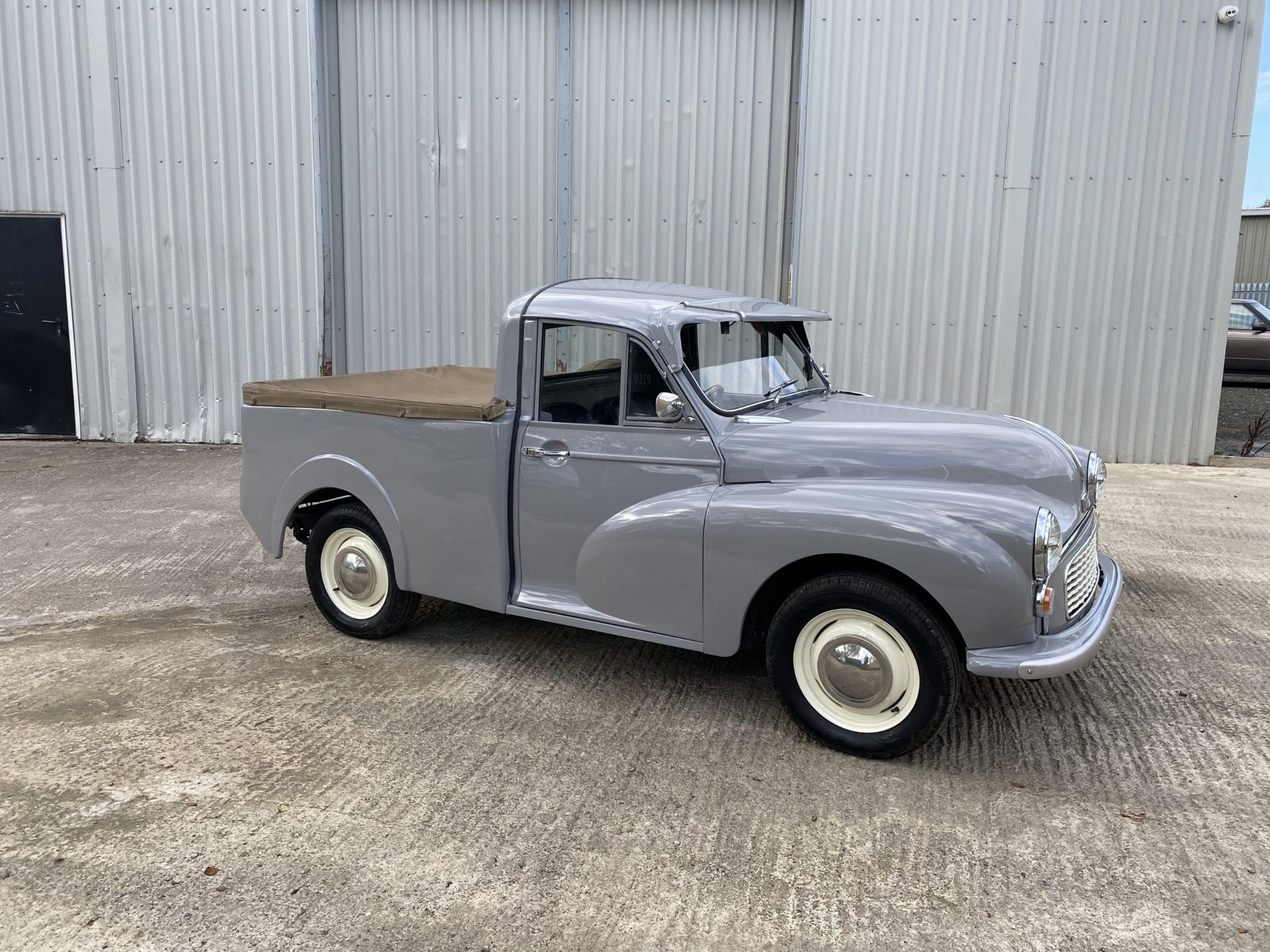 Austin 6 CWT Pickup - Image 2 of 41