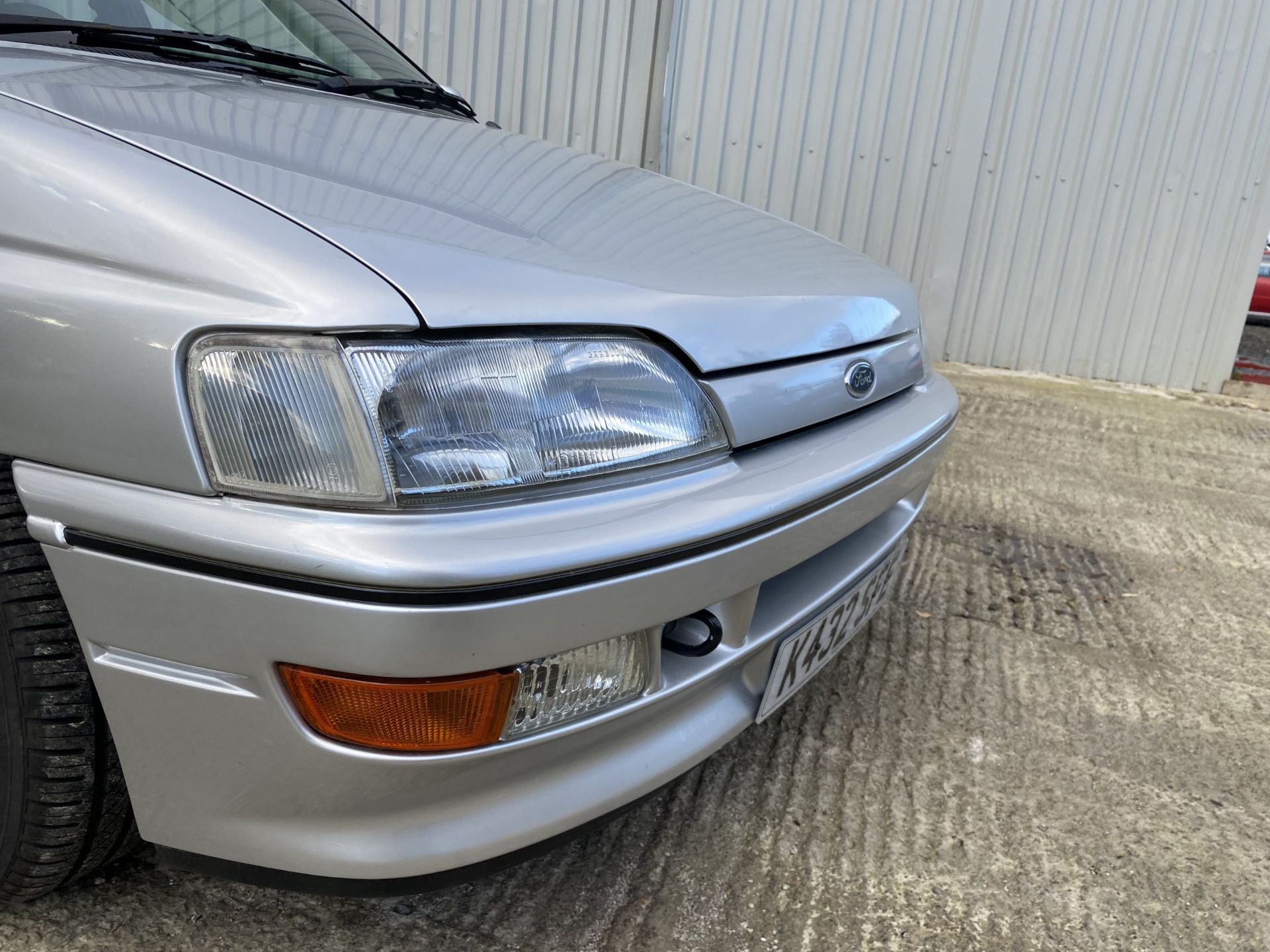 Ford Escort XR3i - Image 13 of 40