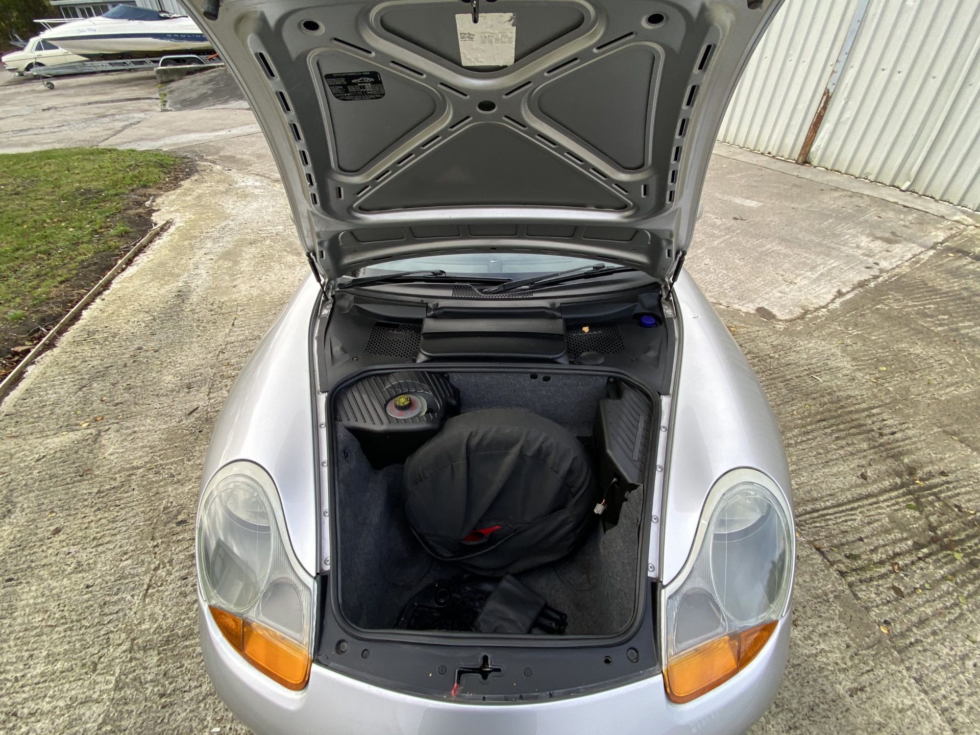 Porsche Boxster 2.5 - Image 39 of 41