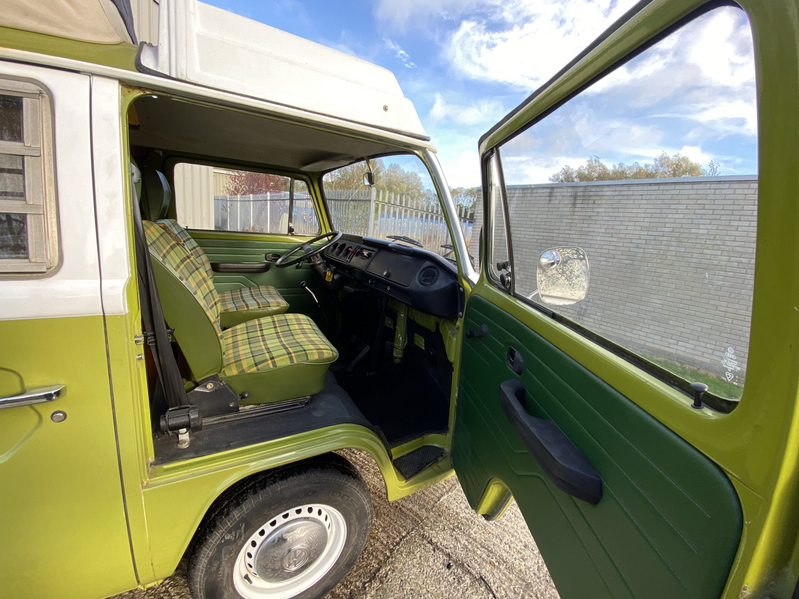 Volkswagen T2 Westfalia Camper - Image 49 of 83