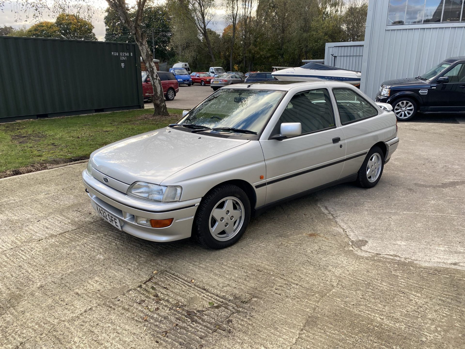 Ford Escort XR3i - Image 3 of 40