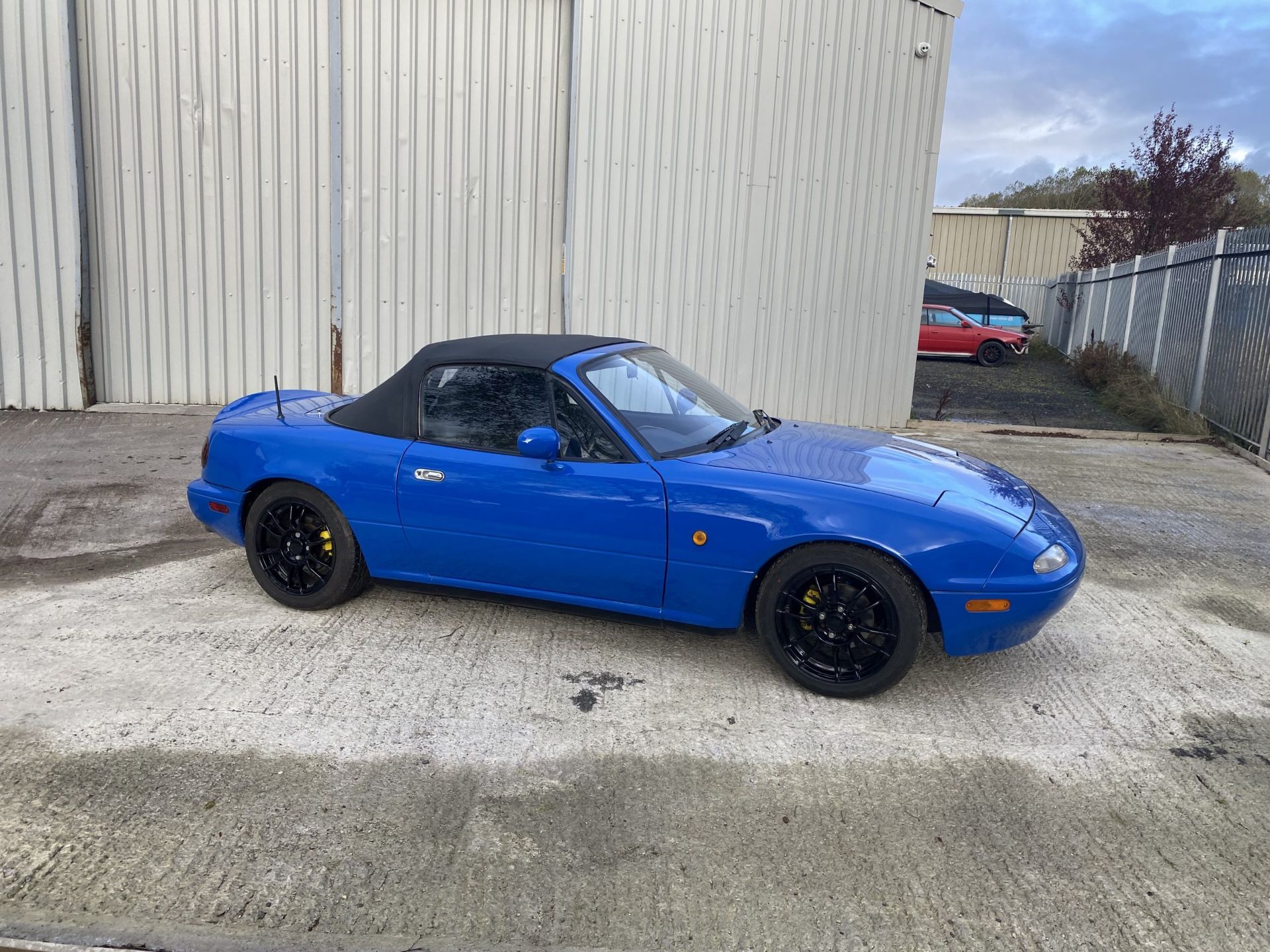 Mazda MX5 - Image 2 of 29