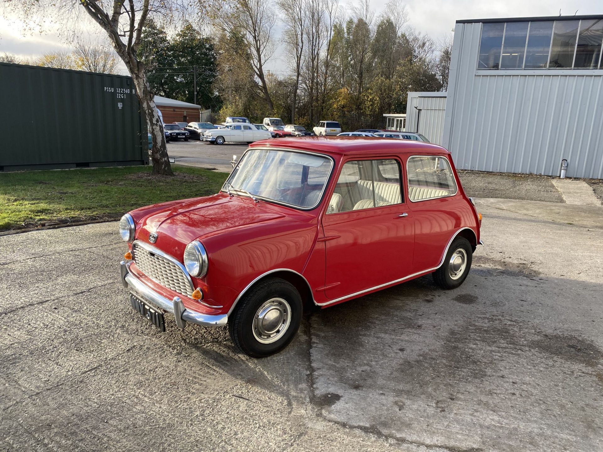 Austin Mini Deluxe - Image 3 of 48