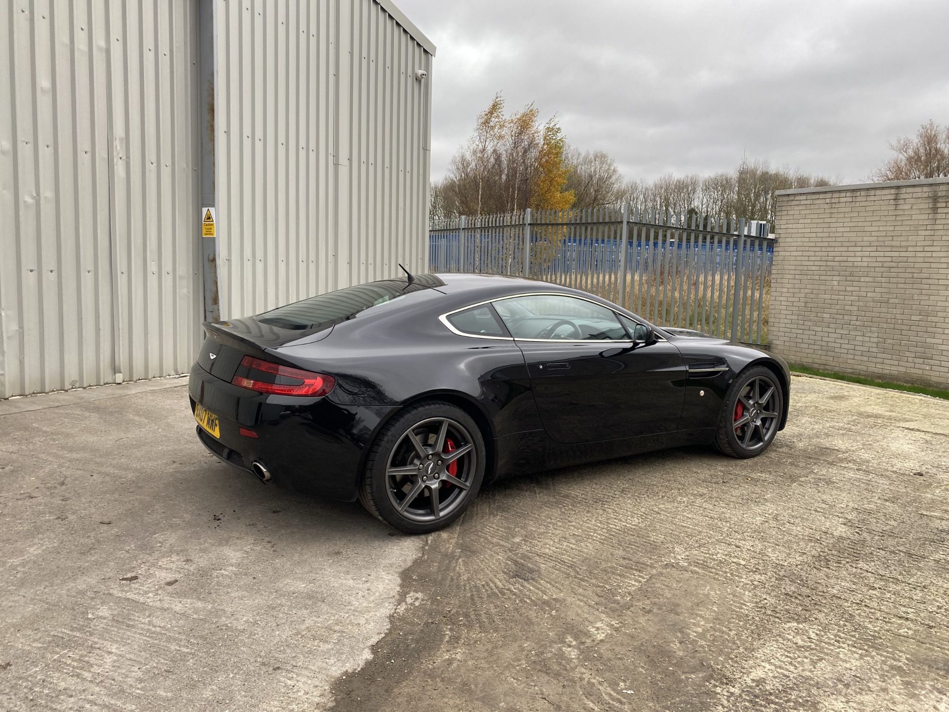 Aston Martin Vantage - Image 7 of 47