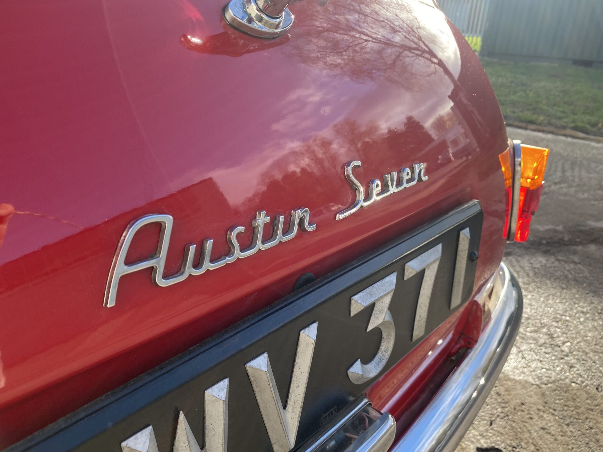 Austin Mini Deluxe - Image 26 of 48
