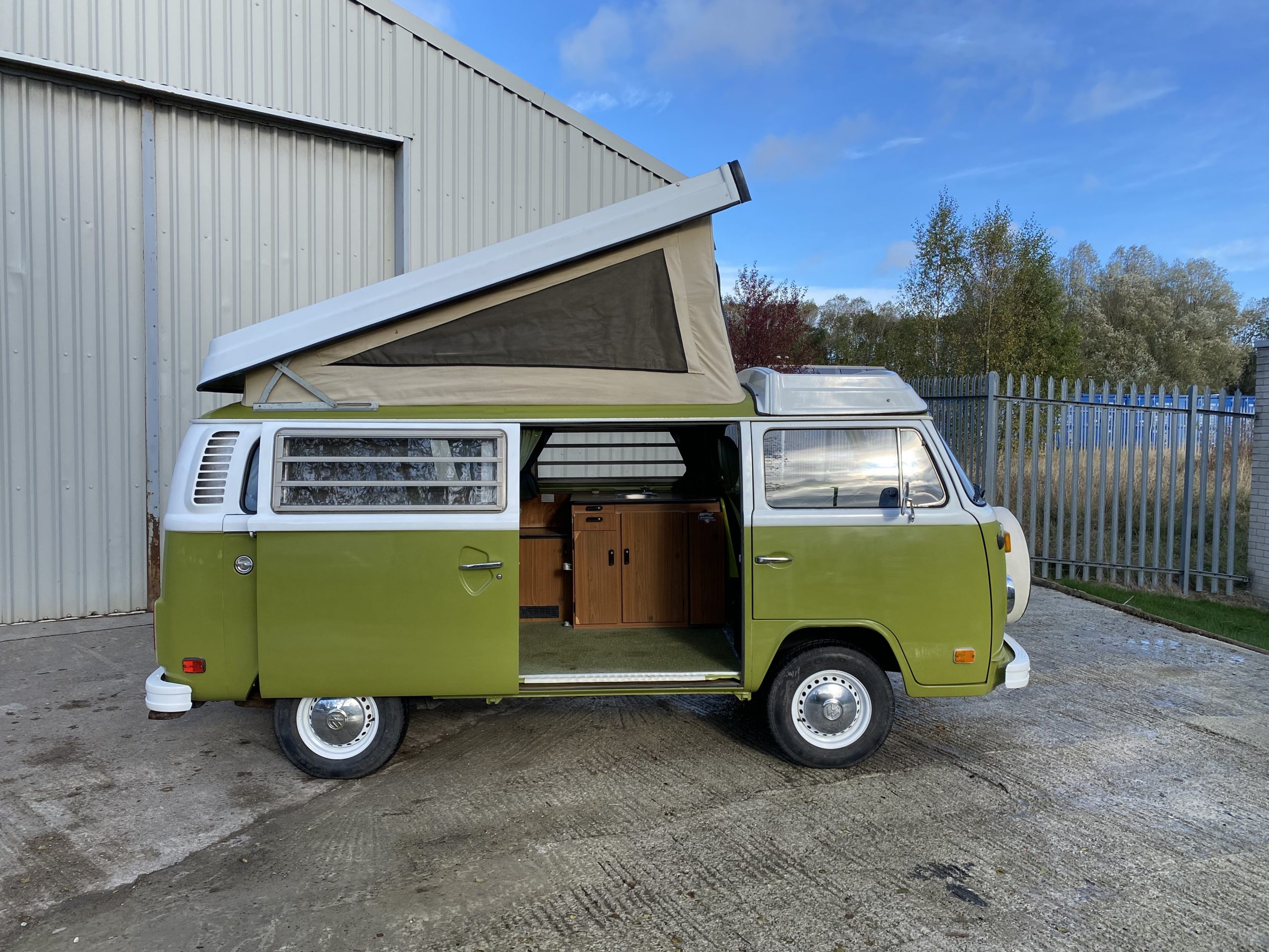 Volkswagen T2 Westfalia Camper - Image 21 of 83