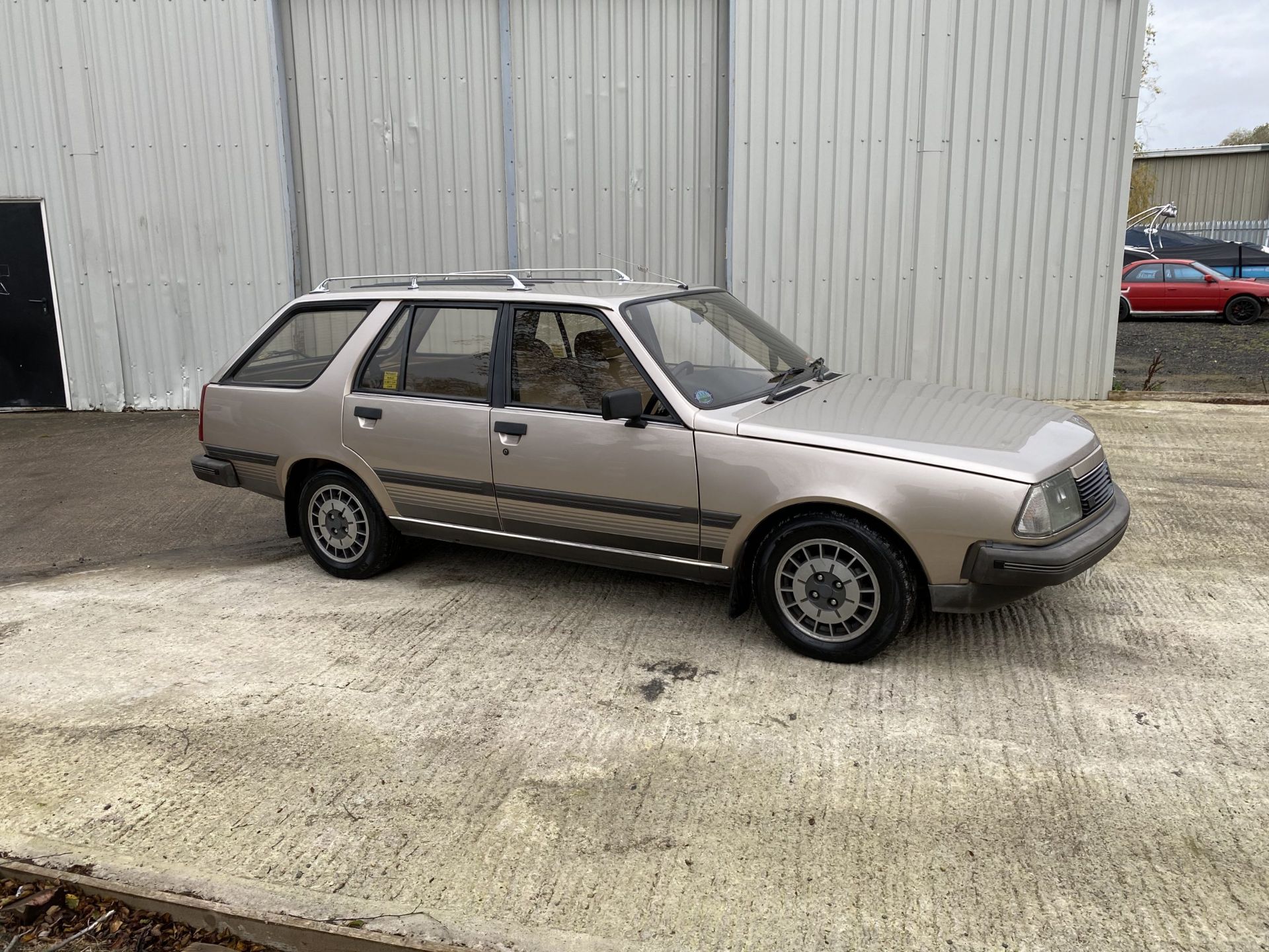 Renault 18 Estate GTX - Image 4 of 38