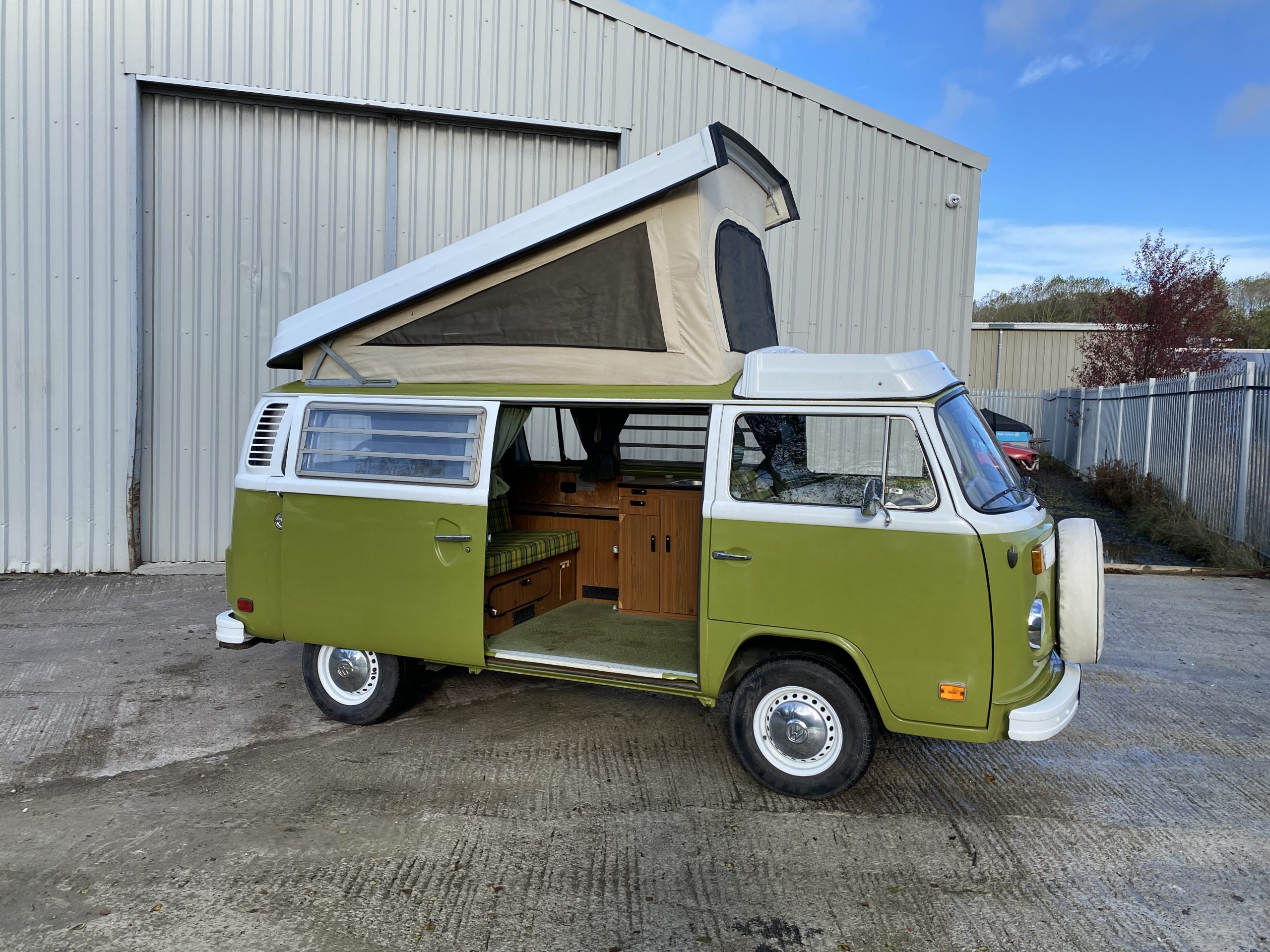 Volkswagen T2 Westfalia Camper - Image 20 of 83