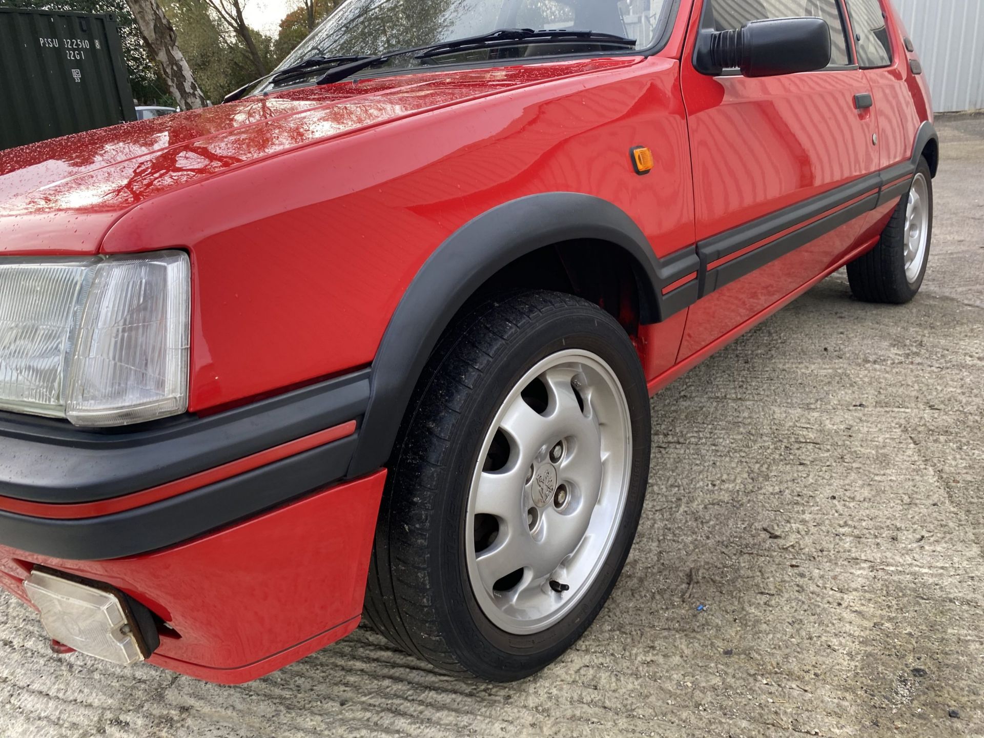 Peugeot 205 GTI 1.9 - Image 18 of 40