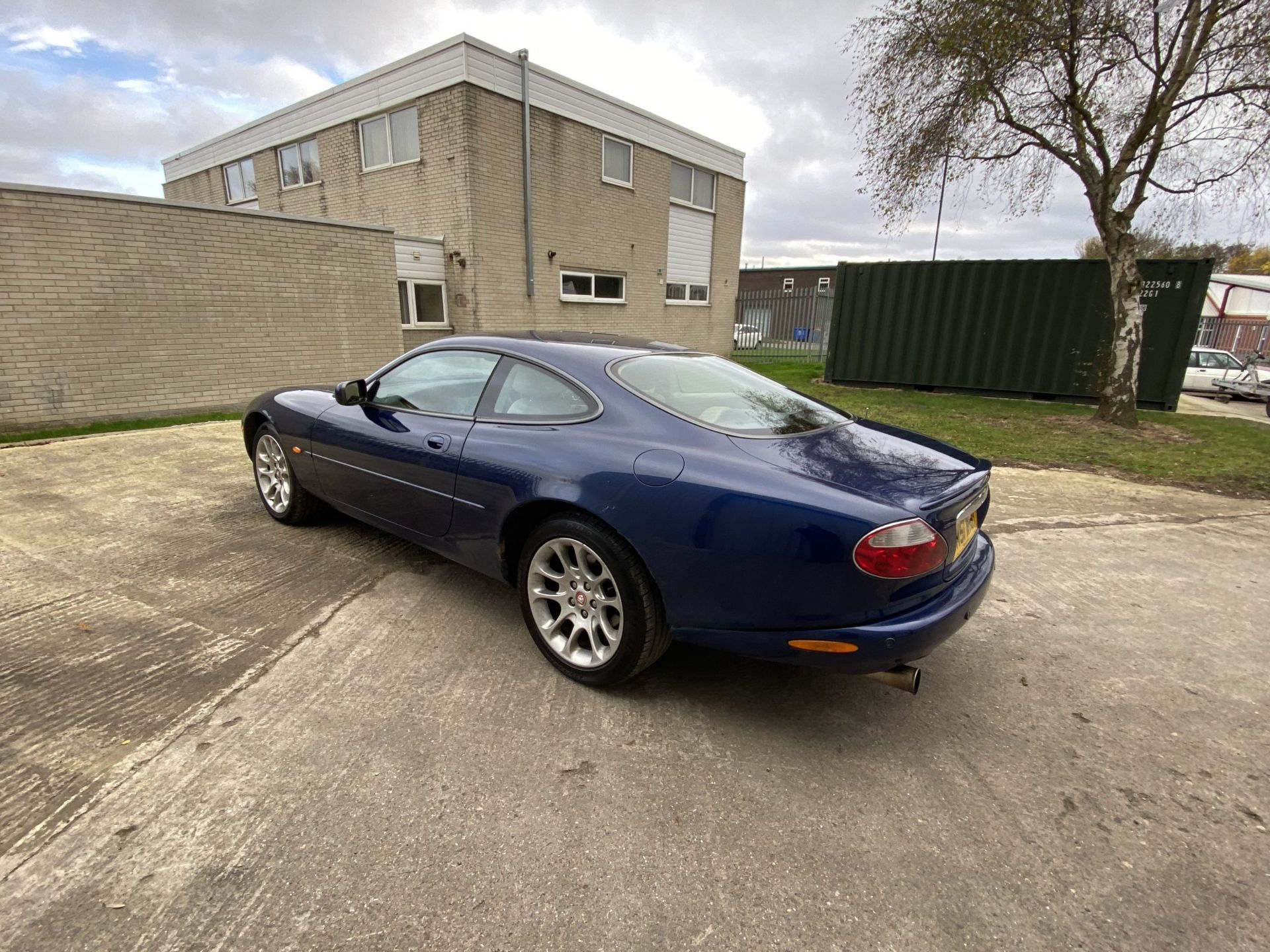 Jaguar XKR - Image 10 of 43