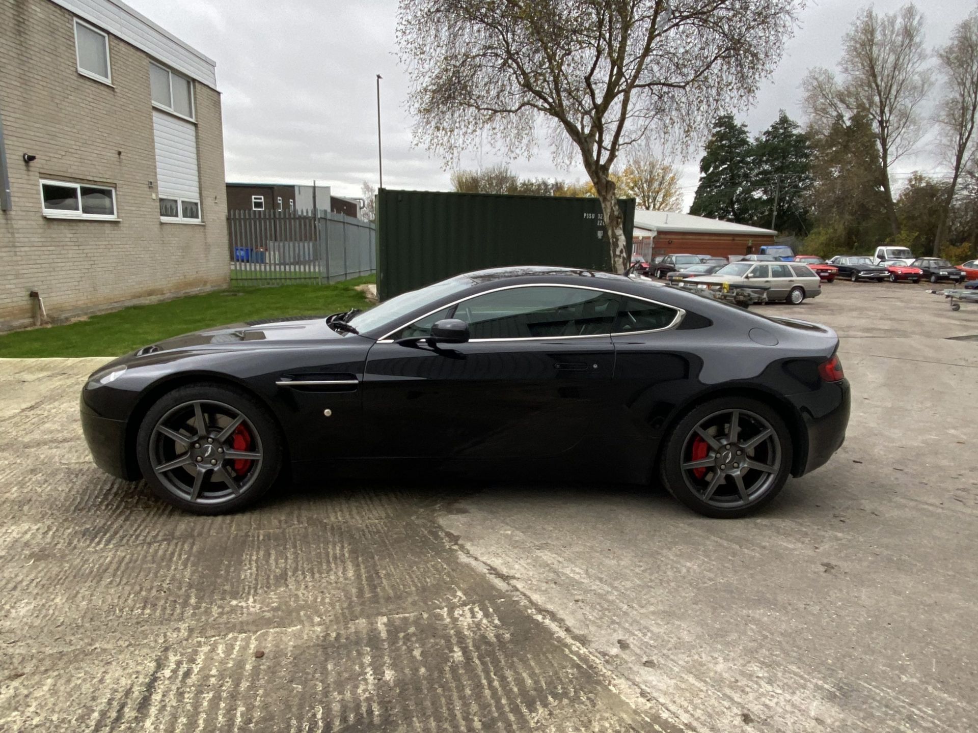 Aston Martin Vantage - Image 10 of 47