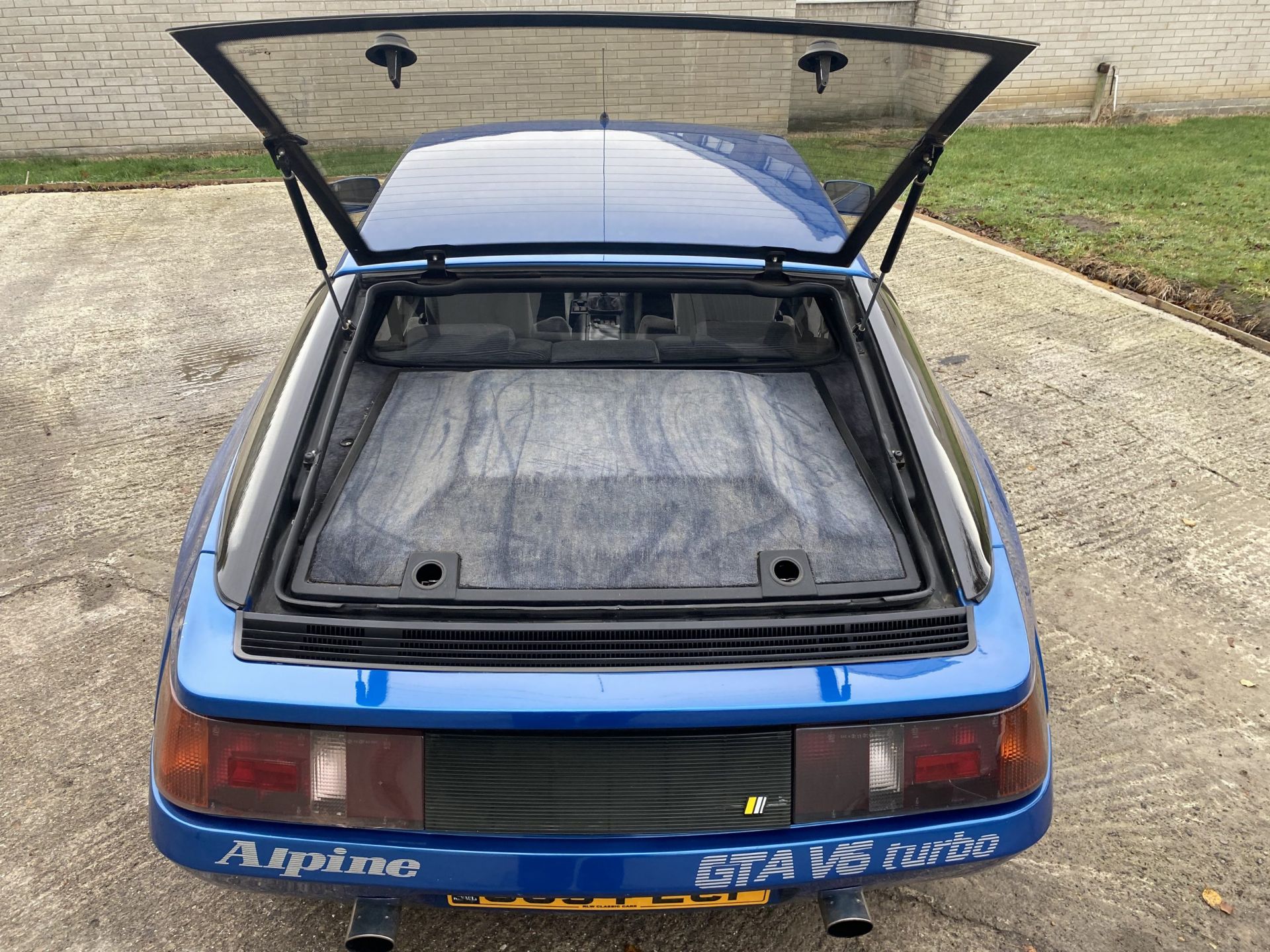 Renault Alpine GTA Turbo - Image 30 of 53