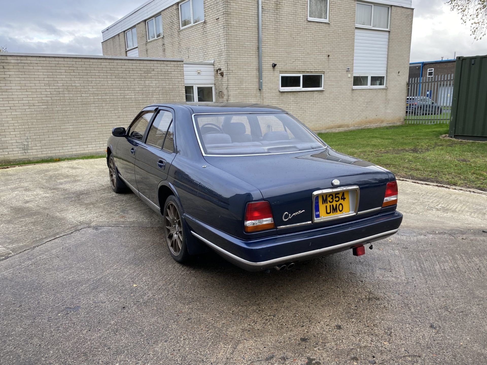 Nissan Cedric - Image 9 of 50