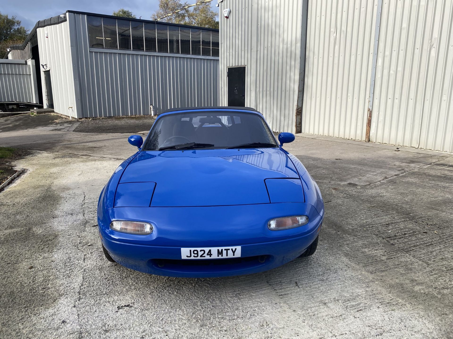 Mazda MX5 - Image 11 of 29