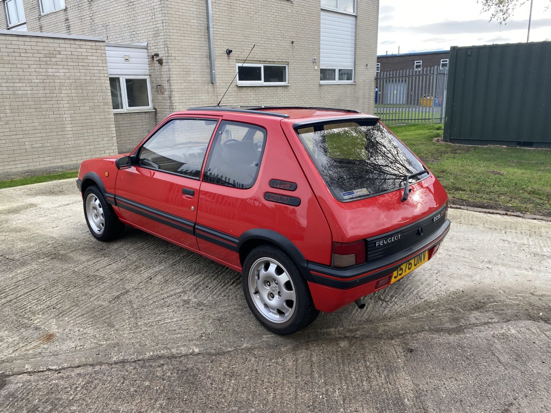 Peugeot 205 GTI 1.9 - Image 7 of 40