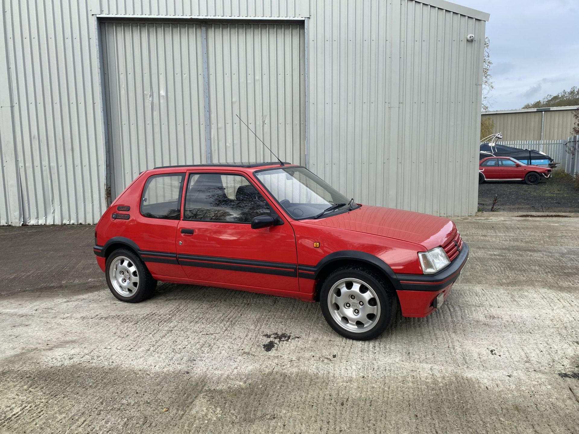 Peugeot 205 GTI 1.9 - Image 2 of 40