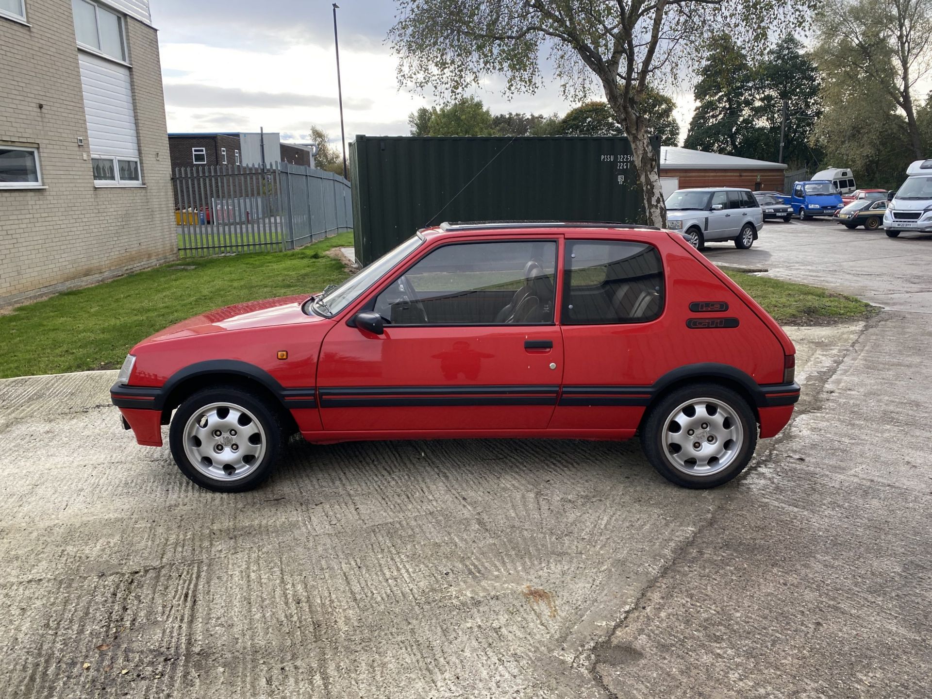 Peugeot 205 GTI 1.9 - Image 8 of 40